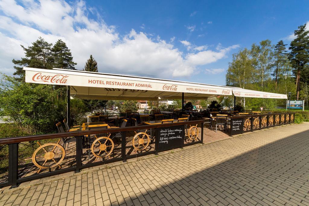 Hotel Admiral Lipno nad Vltavou Luaran gambar