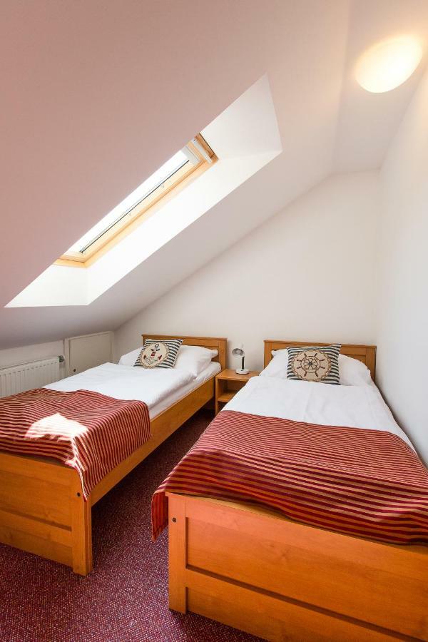 Hotel Admiral Lipno nad Vltavou Luaran gambar