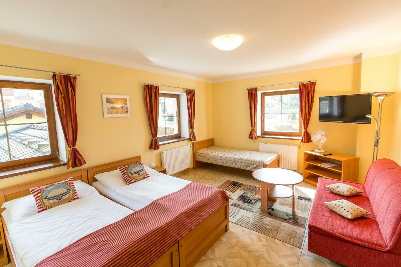 Hotel Admiral Lipno nad Vltavou Luaran gambar